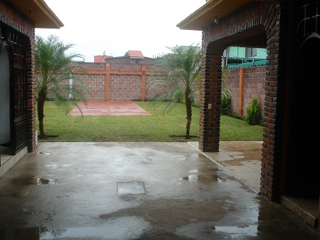 Jardín al fondo