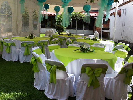 Juego de mesa redonda y sillas verde