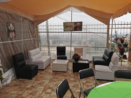 Sala lounge en carpa
